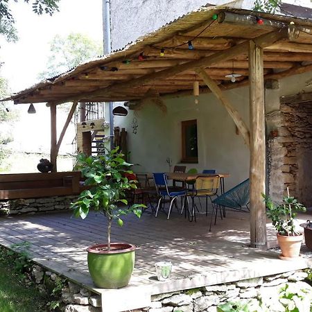 Agréable gîte en pleine nature Parmilieu Exterior foto
